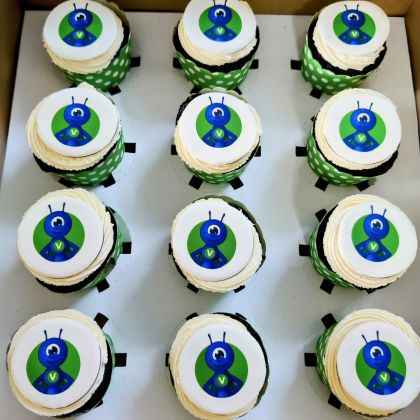 client-gifting-cupcake