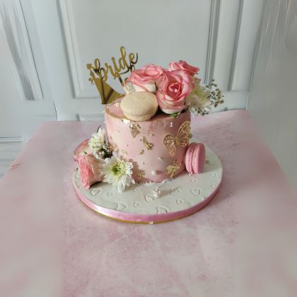 pink floral arrangement cake