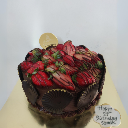 Fresh fruit chocolate cake