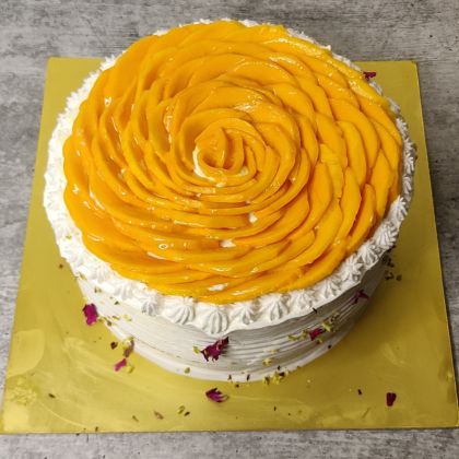 Fresh Mango and Cream cake