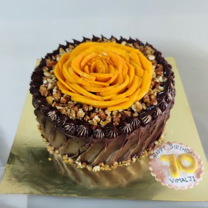 Fresh fruits chocolate cake with Praline
