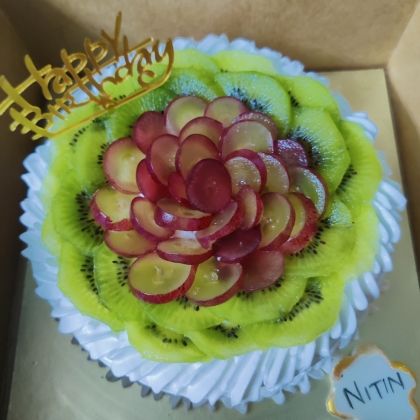 Fresh Seasonal Fruits & Cream Vanilla Cake